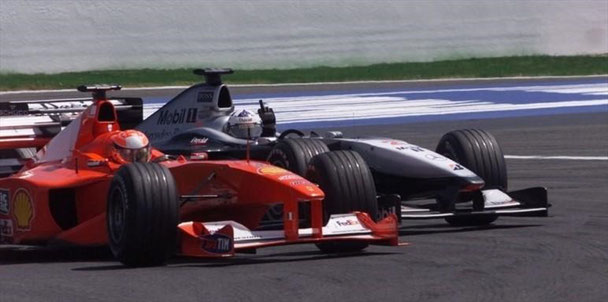 Il dito medio di Coulthard a Schumacher durante il gp del 2000