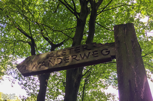 Wegweiser am Alsterwanderweg