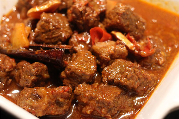So sieht das fertige Curry aus: zartes Rindfleisch in einer würzigen Sauce