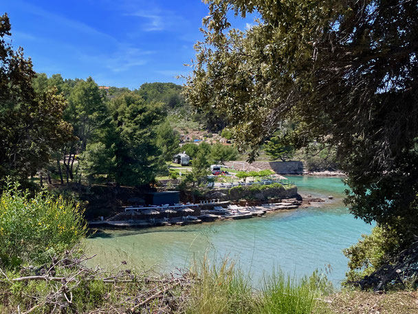 Märchenhafte Lage am türkisfarbenen Wasser: Unser Campingplatz Grebišće auf der Insel Hvar  