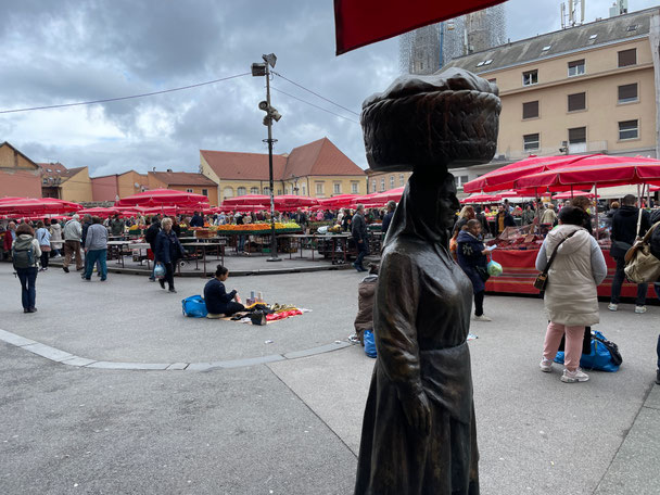 Kumica Barica - typische Marktfrau namens Barica am Dolac-Markt in Zagreb