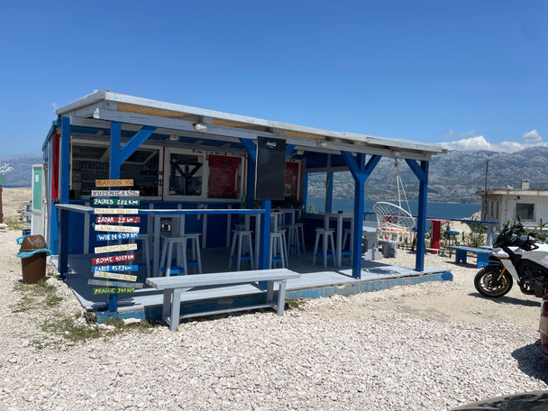 Bin ganz vernarrt in diesen Bretterkiosk an der Pag-Brücke