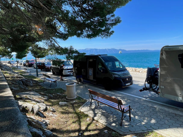 Fährhafen Drvenik - Warten auf die Fähre zur Insel Hvar 
