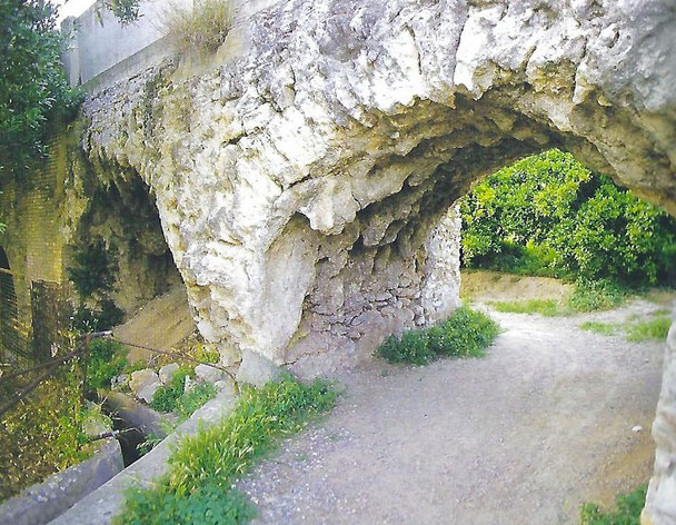 Acueducto romano de Els Arquets en la villa de Manises