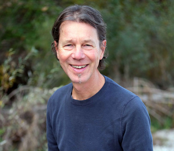 Das bin ich, Jürgen Mines, Gestalttherapeut und Männercoach. Ich freue mich darauf, dich kennenzulernen und mit dir zusammenzuarbeiten.