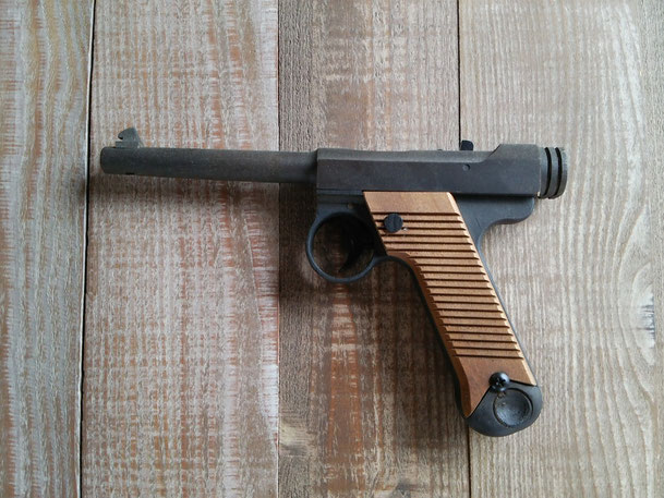 日本陸軍南部14年式ゴム引き製拳銃嚢（実物) みすぼらしく