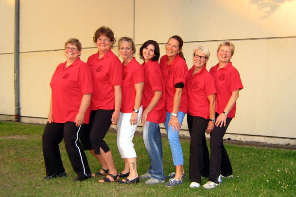 Von Links nach Rechts : Petra Poske, Michaela Ziebell, Martina Heitmeyer, Gabriela Heckel, Marion Runge, Hannelore Wederz, Erika Barlach, (nicht auf dem Bild: Ulrich Koch, Sonja Franke, Sebastian Kottkamp, Timo Petker und Marquita Schäffer  )