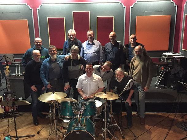 Die Bandmitglieder der James Herbert Band