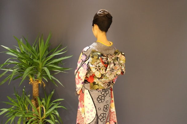 初釜（お茶）で振袖の着付けをしました。帯は吉祥太鼓。かわり太鼓もリボン結びも後ろ実結びも。多彩な帯結び（二本榎）