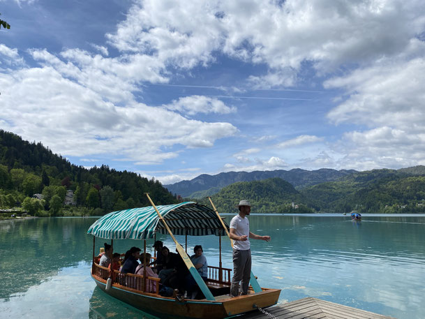 una barca tipica del lago di Bled