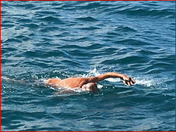 Per i pazienti affetti da cardiopatie,il nuoto in acque aperte è consentito solo in condizio-ni di particolare sicurezza. Fotorafia Gennarino Borrello.