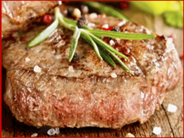  La bistecca è una larga fetta di carne, solitamente tagliata nelle parti pregiate dell'ani- male come la schiena, ma soprattutto lombata e costata, in genere con l'osso. 