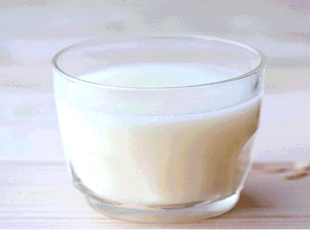100 g di latte contengono 120 mg di Ca.