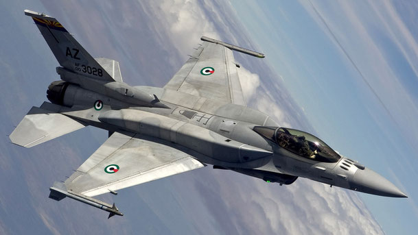 F-16E della UAEAF con i codici AZ della Tucson ANGB