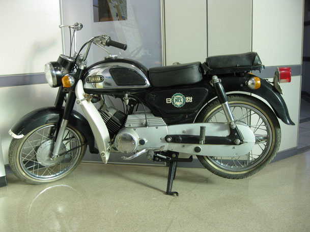 収蔵番号０２９７　ヤマハオートバイ１３００CC