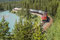 Die Morants Curve bei Lake Louise ... DER Zug-Hotspot ... 