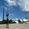 Le Memorial et le mât du drapeau