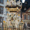 ... und dem interessanten Brunnen.
