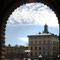 und dann gleich wieder nach vorne geschaut: über der nächste Brücke wartet schon das Schloss, auf Gamlan Stan.