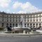 die Piazza della Repubblica, an deren Stelle sich einst die halbkreisförmige Vorhalle der Diokletiansthermen befand, ziert einer der größten und schönsten Brunnen aus 1885