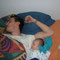 Da kann man auch nicht abstreiten, dass Iian sein Sohn ist.. Sie schlafen sogar gleich... ;-)