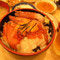 モリモリの海鮮丼。付け合わせも色々。（2007年2月）