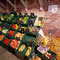 Stand mit Obst und Gemüsekisten