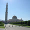 Sultan Qaboos Moschee, Mai 2001 eröffnet, Platz für 20 000 Gläubige, 8 Tonnen schwerster Kronleuchterder Welt, am Teppich arbeiteten 600 Frauen 4 Jahre lang!!!