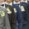 Detail: Ansteckblumen der Männer · Hochzeitsreportage Gütersloh · stilvolle Hochzeitsdetails