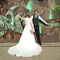 Fröhliches Paarfoto vor Graffitiwand · Hochzeitsfotograf Bielefeld · moderne & kreative Hochzeitsmotive