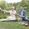 Fröhliches Picknickshooting mit Brautpaar · Hochzeitsreportage Herford · entspannte & natürliche Paarmomente