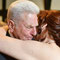 Emotionaler Moment zwischen Braut und Vater · Hochzeitsfotograf Bielefeld · ehrliche & bewegende Reportagemomente Heimathaus Bielefeld - Senne