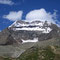 Das Lagginhorn im Aufstieg zur Weissmieshütte mit WSW-(links) und S-Grat (rechts). In der Mitte ist die Weissmieshütte bereits in Sicht.