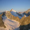 Morgendliches Panorama vom Frühstücksplatz in Richtung Wellenkuppe und Obergabelhorn. Rechts die Dent Blanche.