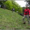 Membres prospectant la pente du col de Menée