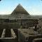 Gizeh. Templo del Valle de Kefrén, al fondo la Pirámide de Kefrén.