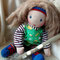 Für Tami - Januar 2020 - 40er Gliederpuppenjunge- Haar DollyMo Golden Brown, Augen stahlblau m. Lp., m. Shirt u Cordhose, Stirnband gehäkelt