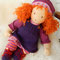 Frida - 45er Babypuppe - Juli 2015 - mit pippirotem Bouclé-Mohair (lockig), 2 Wechselkleidersets best. aus Shirt, Empirekleid, Strickträgerkleid, Pumphose, Stiefelchen, Jerseymütze, Regenmantel, Schlafsackhülle