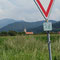 Wir fahren nicht direkt auf dem Rhein-Radweg, sondern am Fuße des Schwarzwaldes auf dem "Markgräfler Radwanderweg" - Wanderweg vielleicht deshalb, weil er mit seinen Steigungen immer wieder zum Absteigen nötigt.