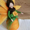Handgefertigte Sonnenblumenfee aus Märchenwolle – leuchtende Sommerfee für Jahreszeitentisch, Wohnzimmer, Sommerdekoration und als Geschenk zum Muttertag.