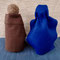 Handgemachte Weihnachtskrippe aus Filz mit Maria und Josef. Waldorfkrippe als schlichte Weihnachtsdeko mit liebevoll gefertigten Krippenfiguren aus Filz.
