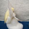 Handgemachter weißer Weihnachtsengel aus Filz. Schutzengel als winterliche Dekoration, Krippenfigur oder liebevolles Weihnachtsgeschenk.