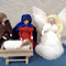 Handgemachte Weihnachtskrippe aus Filz mit Maria und Josef. Waldorfkrippe als schlichte Weihnachtsdeko mit liebevoll gefertigten Krippenfiguren aus Filz.