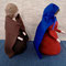 Handgemachte Weihnachtskrippe aus Filz mit Maria und Josef. Waldorfkrippe als schlichte Weihnachtsdeko mit liebevoll gefertigten Krippenfiguren aus Filz.