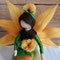 Handgefertigte Sonnenblumenfee aus Märchenwolle – leuchtende Sommerfee für Jahreszeitentisch, Wohnzimmer, Sommerdekoration und als Geschenk zum Muttertag.
