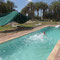 Erfrischung im Pool des Campingplatzes