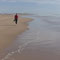 Spaziergang am langen und sauberen Sandstrand von Foum el Oued