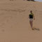 Andrea auf dem Weg von der Düne zum Strand