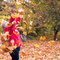 Andrea und Herbstblätter in Weimar