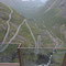 Das Geländer der Aussichtsplattform am Trollstigen ist verglast
